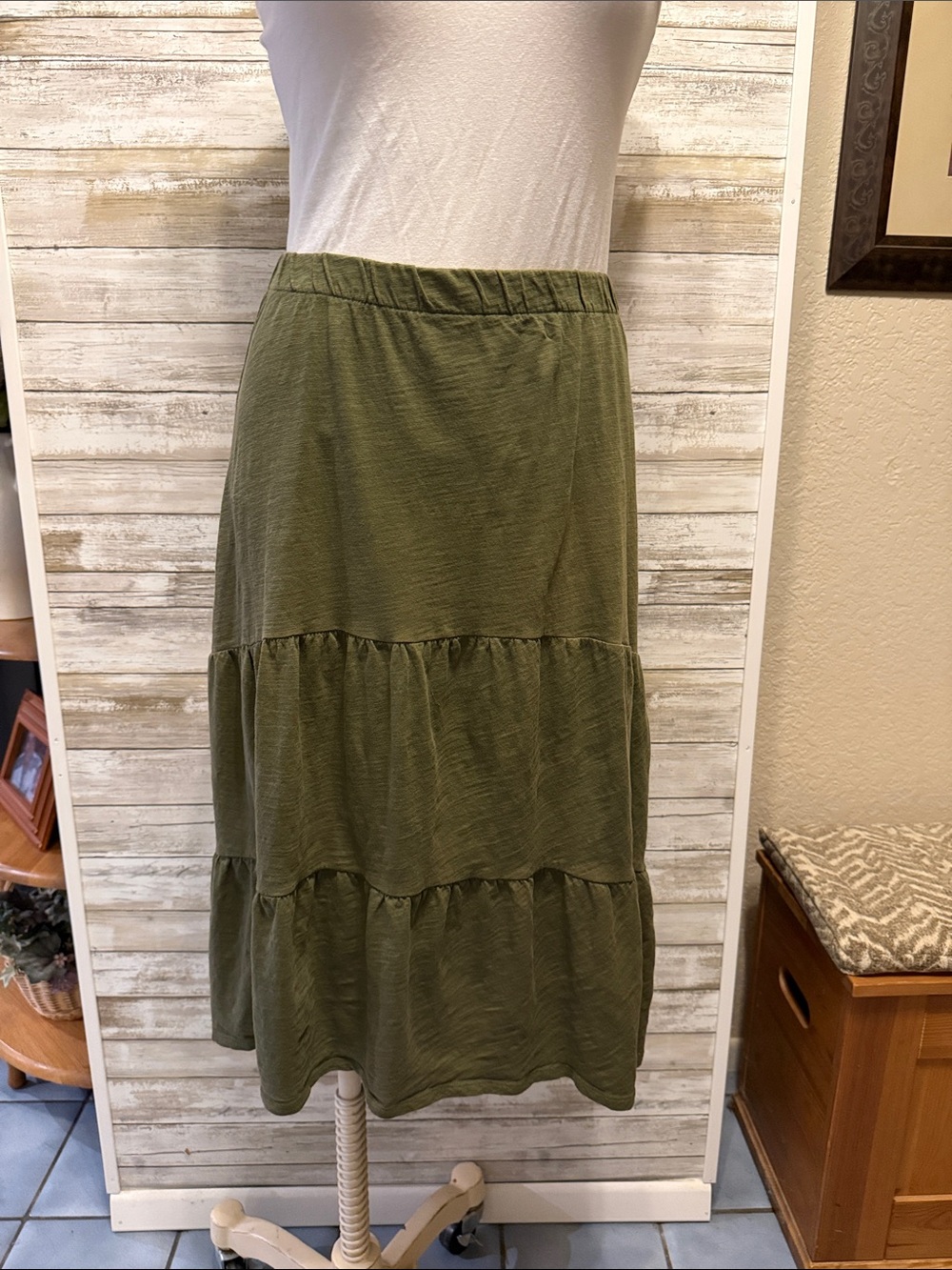 Old Navy Olive Green Tiered Midi Skirt XS